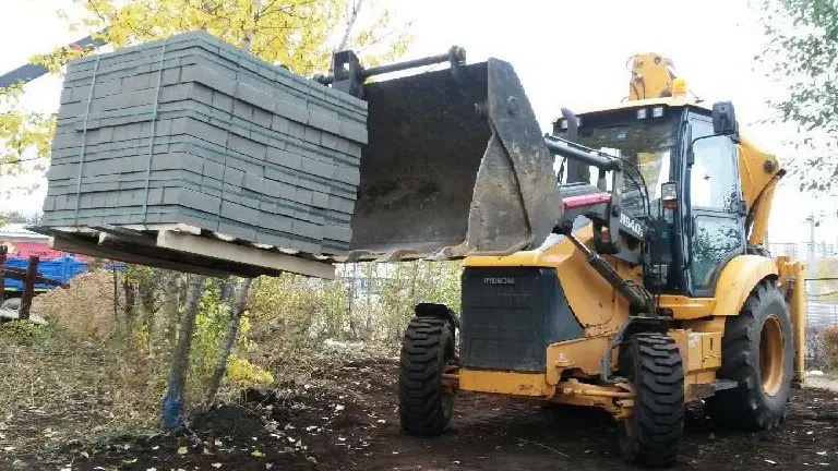 услуги вил на экскаваторе погрузчике  в Сергиев Посаде