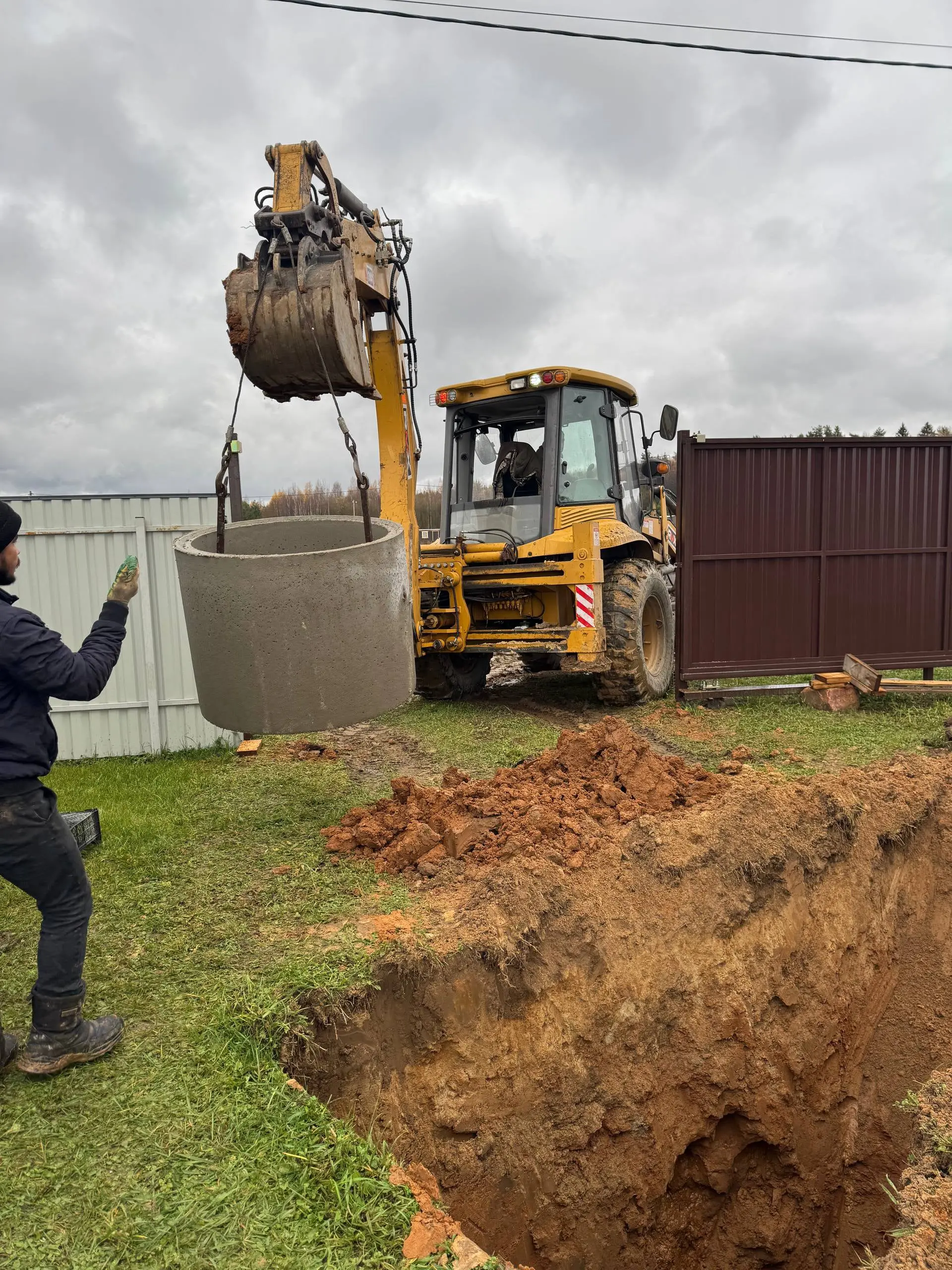 монтаж септиков экскаватором  в Сергиев Посаде